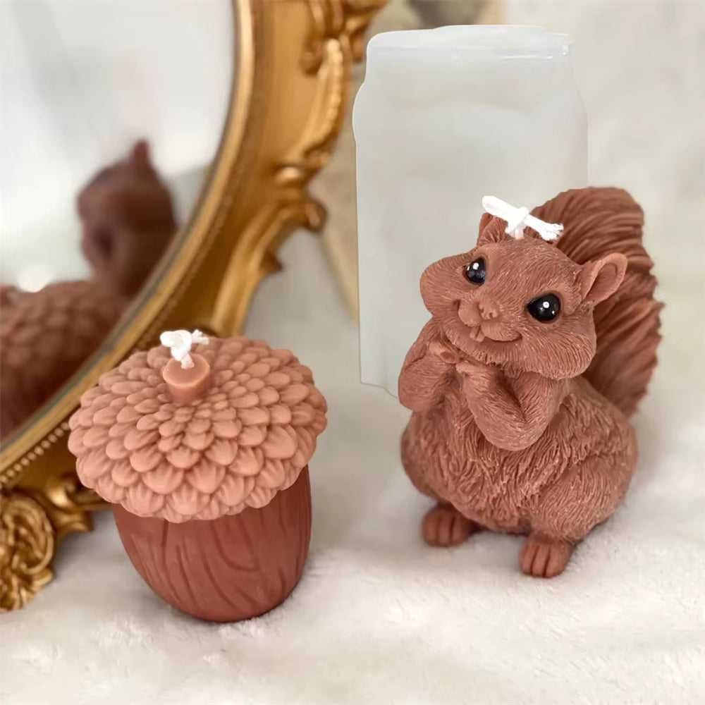 Sevimli sincap, Kozalak ve ananas meyvesinden oluşan 3 lü kokulu mum seti